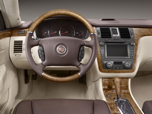 2008 Cadillac DTS Base photo 2