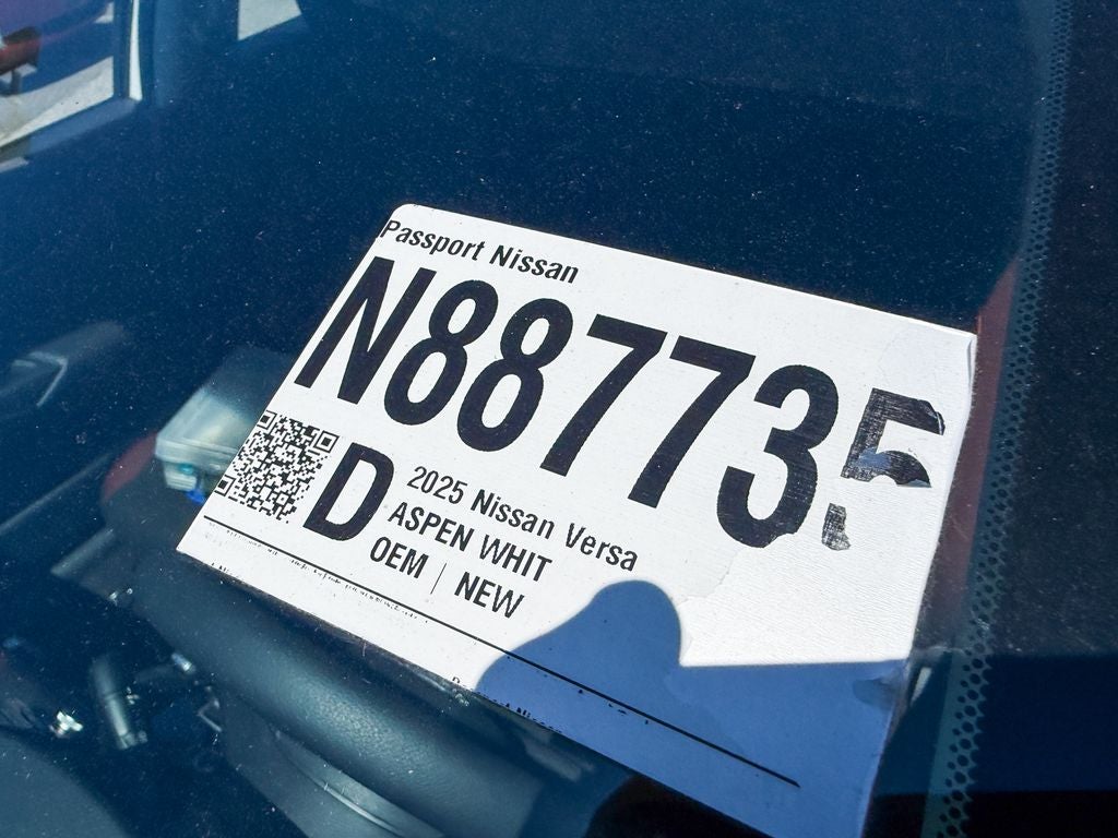 2025 Nissan Versa 1.6 SR