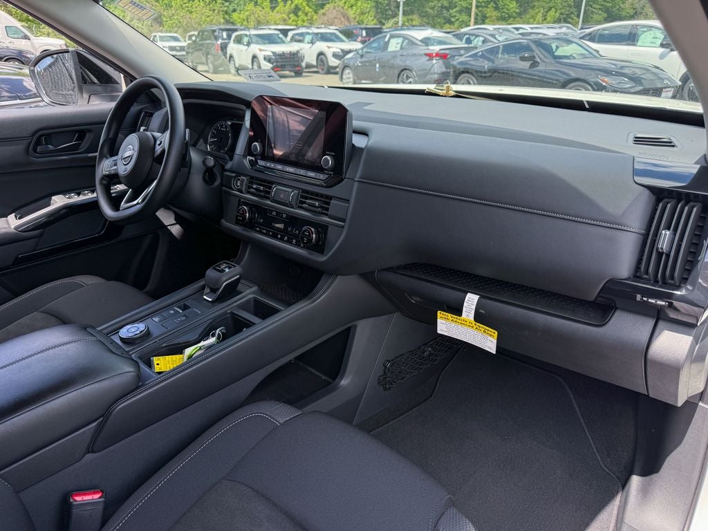 2024 Nissan Pathfinder S