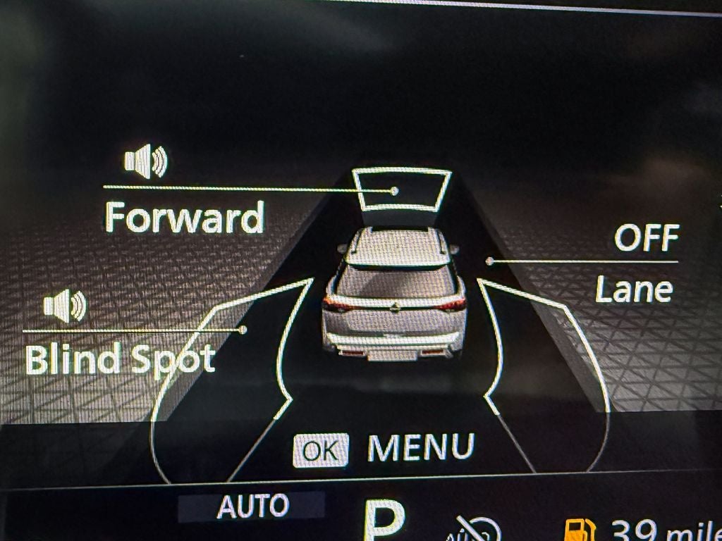 2025 Nissan Pathfinder SL