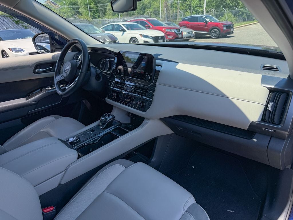 2024 Nissan Pathfinder SL