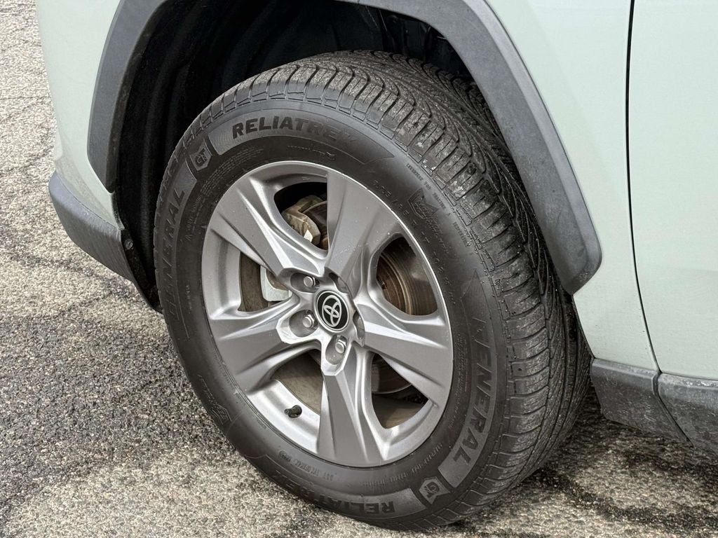 2022 Toyota RAV4 Hybrid XLE