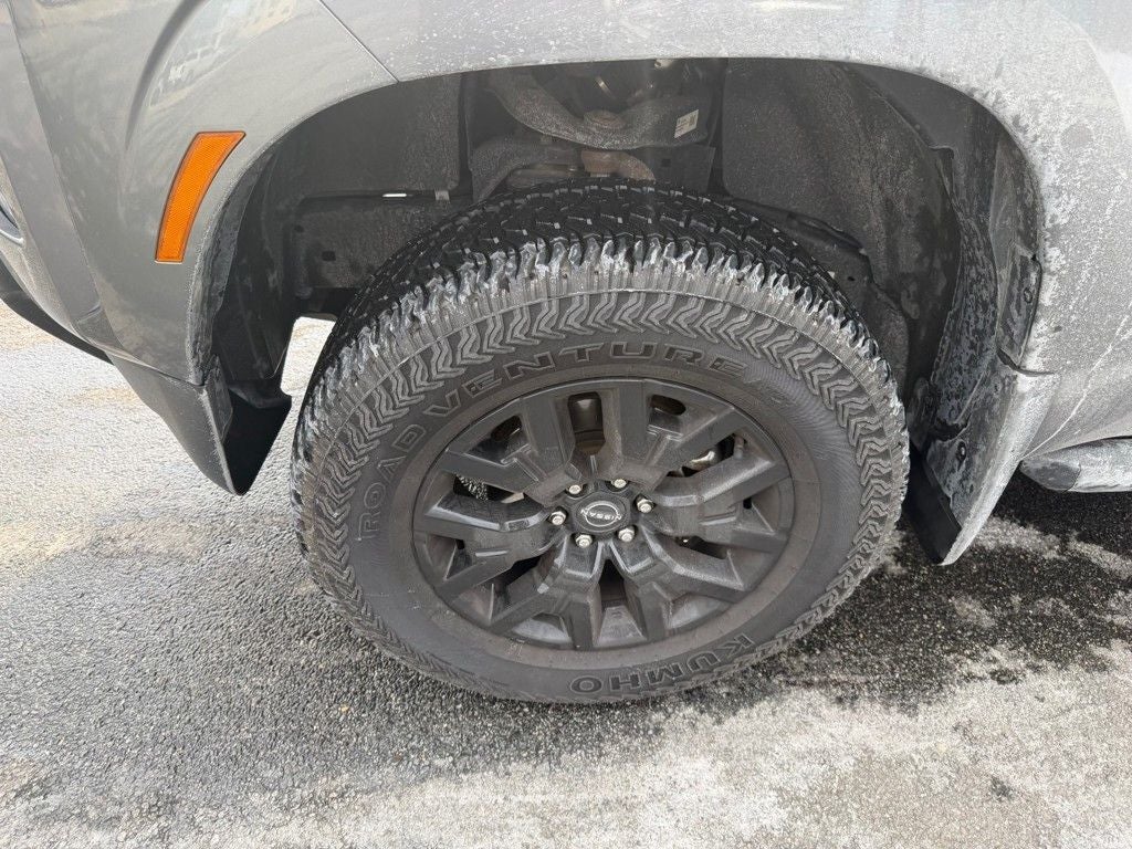 2023 Nissan Frontier SV Midnight Edition