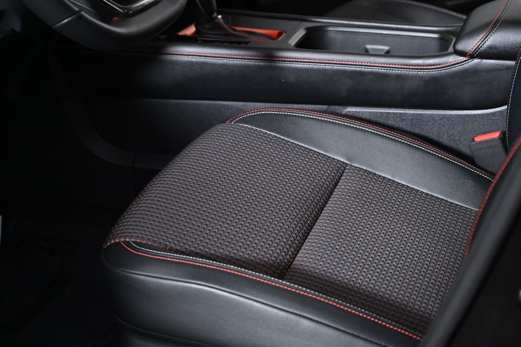 2025 Nissan Kicks SR Nissan Certified