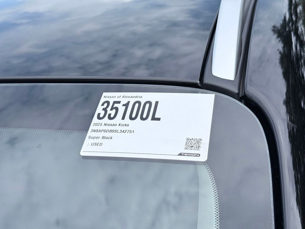 2025 Nissan Kicks SR