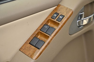 2005 Nissan Pathfinder LE