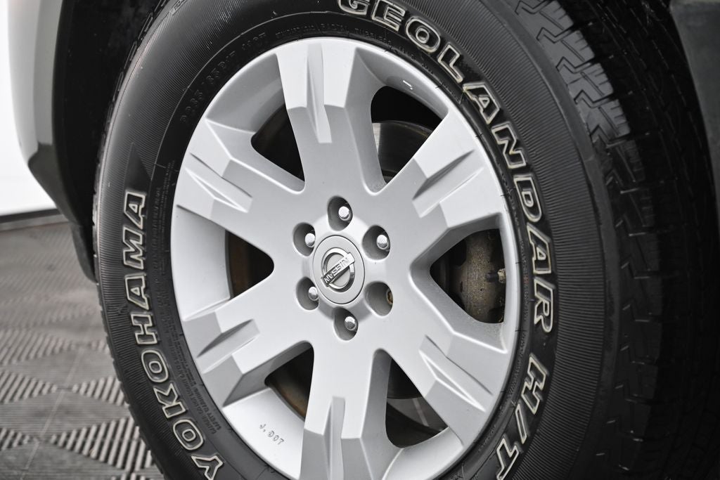 2005 Nissan Pathfinder LE