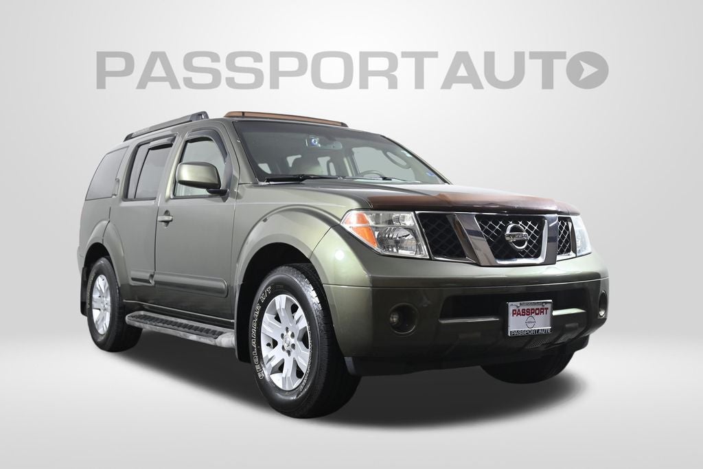 2005 Nissan Pathfinder LE