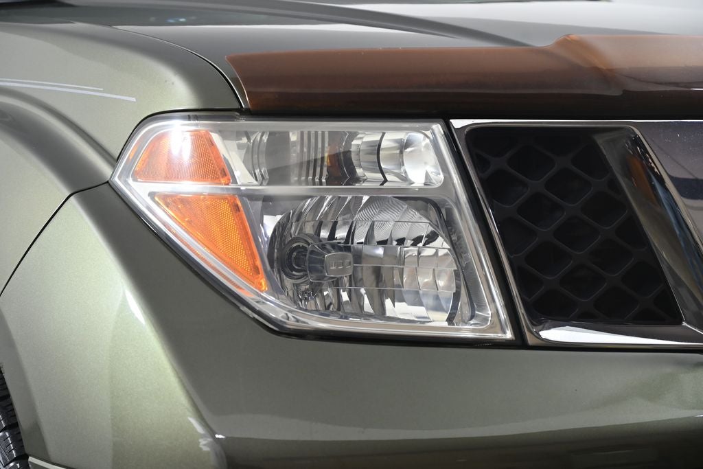 2005 Nissan Pathfinder LE