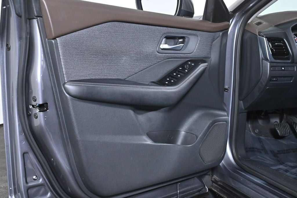 2022 Nissan Rogue SV Nissan Certified