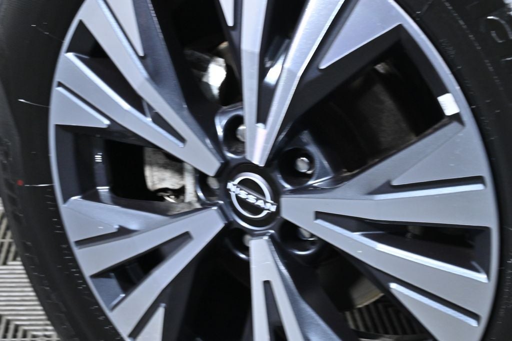 2022 Nissan Rogue SV Nissan Certified