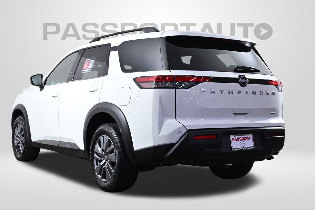 2025 Nissan Pathfinder SV