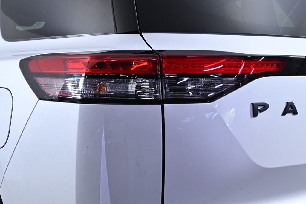 2025 Nissan Pathfinder SV Nissan Certified