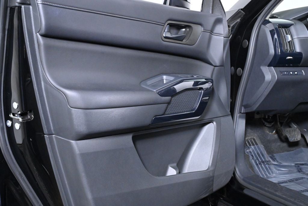 2025 Nissan Pathfinder SV Nissan Certified