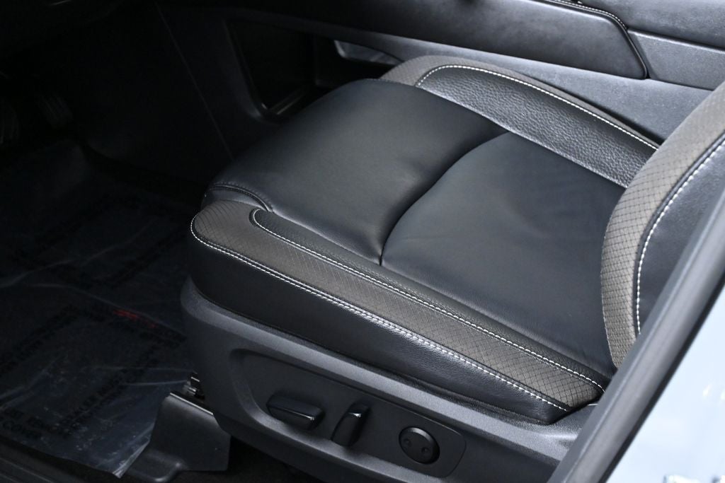 2024 Nissan Pathfinder SL Nissan Certified