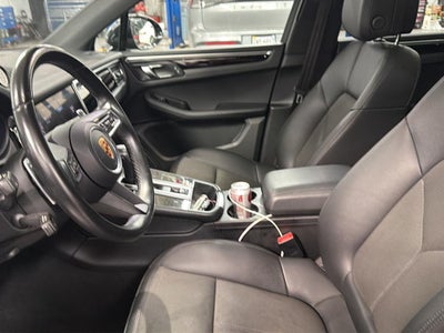 2022 Porsche Macan AWD