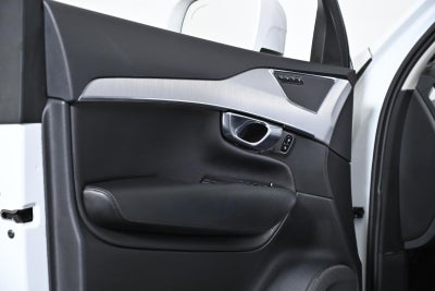 2022 Volvo XC90 Momentum