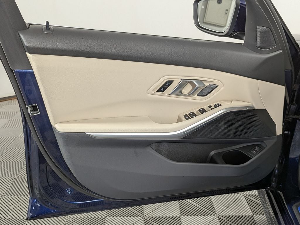 2025 BMW 3 Series 330i xDrive