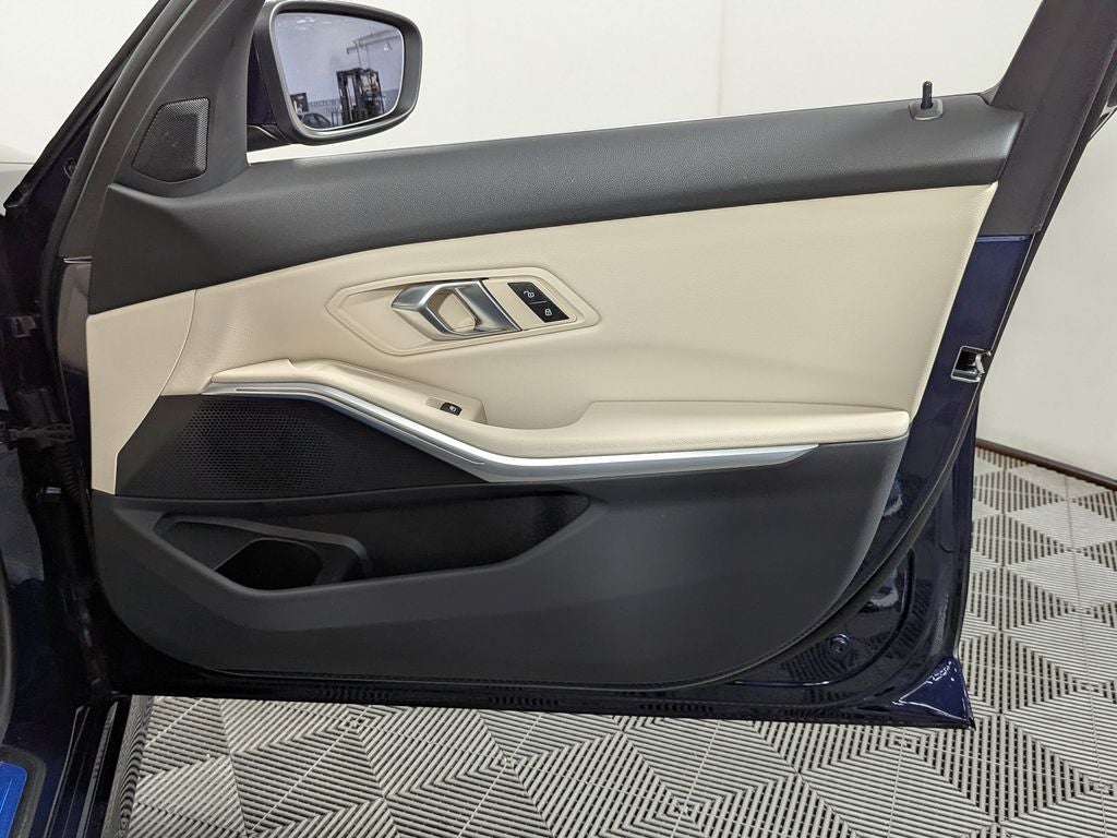 2025 BMW 3 Series 330i xDrive