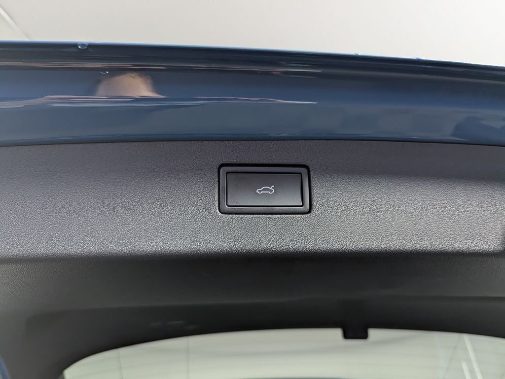 2026 Volkswagen Tiguan 2.0T SEL R-Line