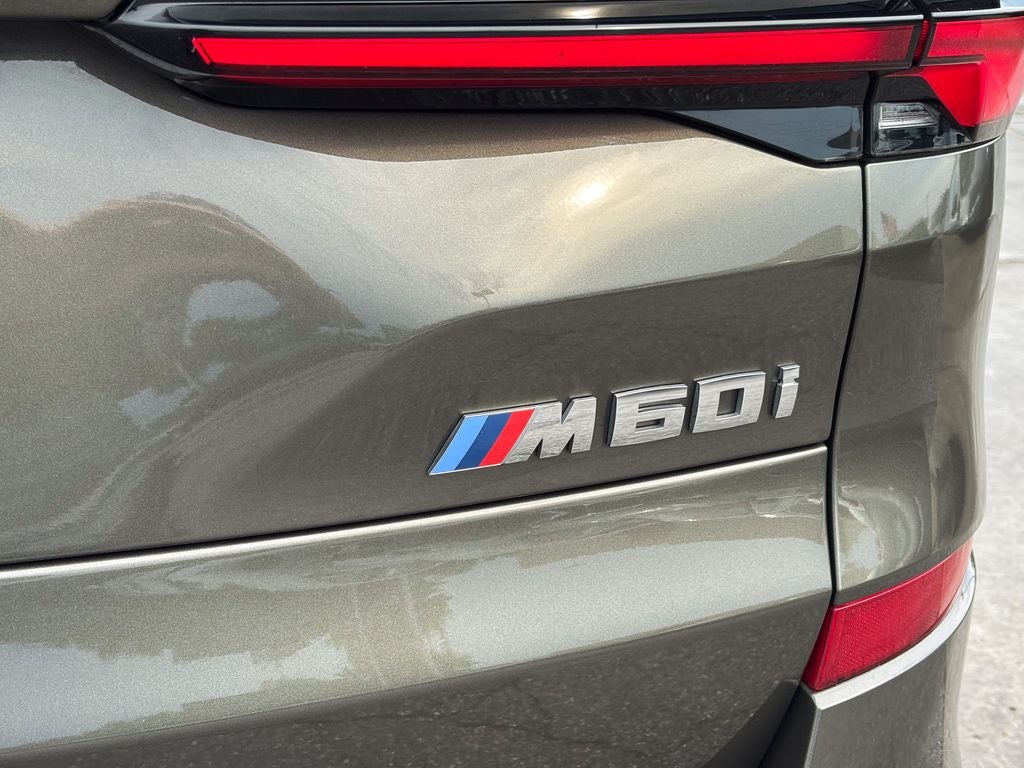 2025 BMW X5 M60i
