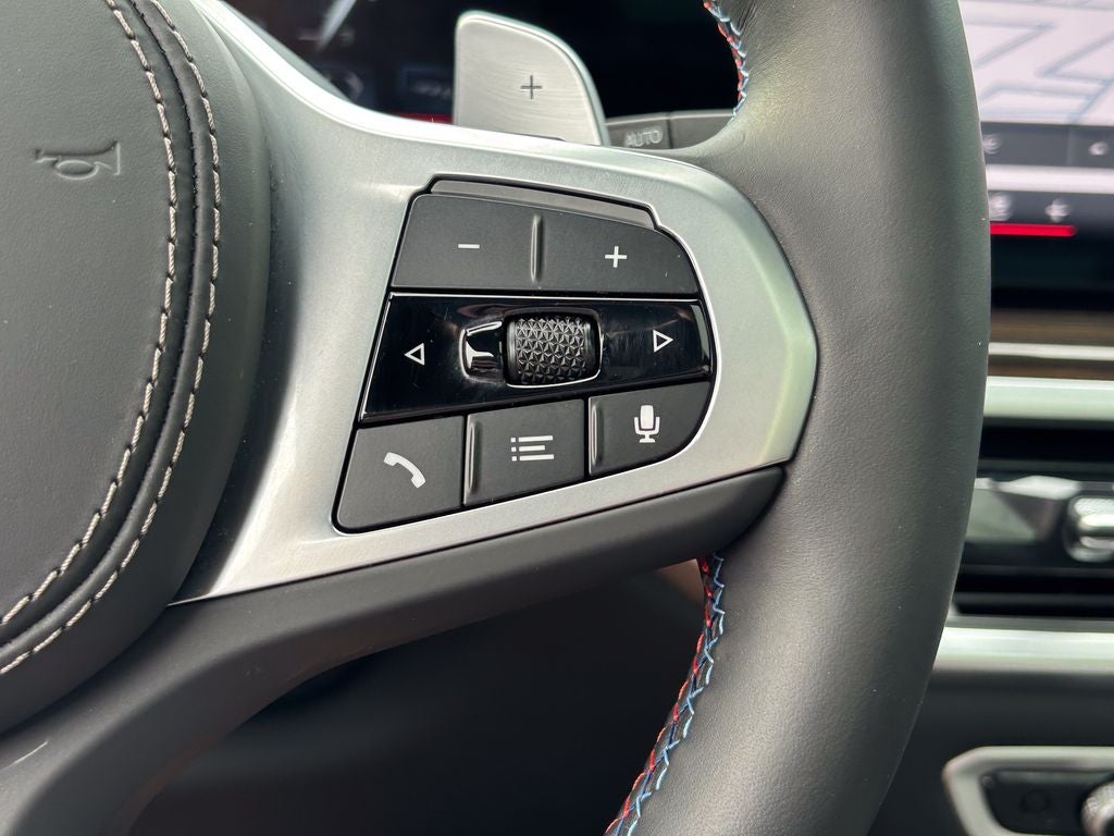 2025 BMW X5 M60i
