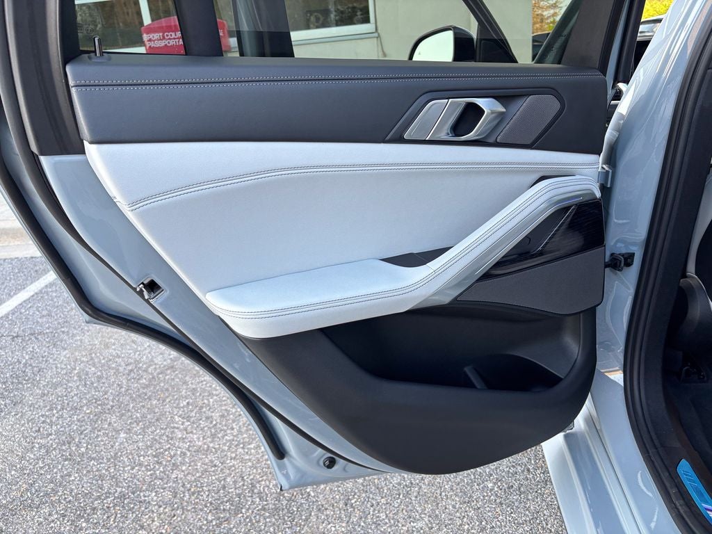 2024 BMW X6 xDrive40i