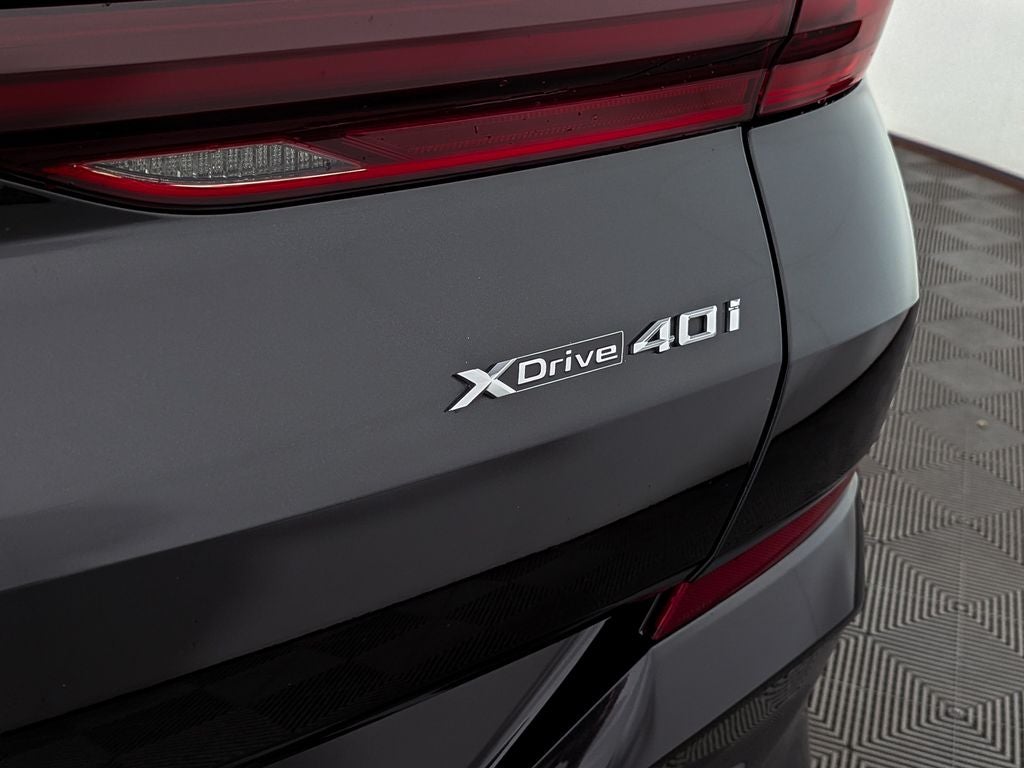 2025 BMW X6 xDrive40i