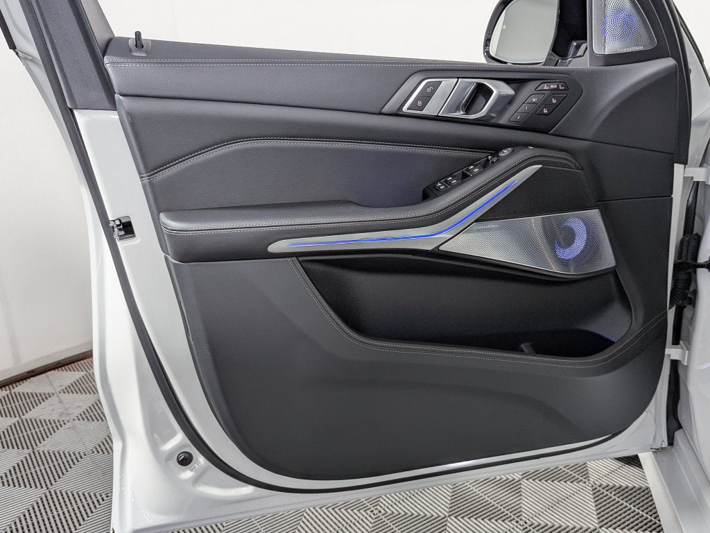 2026 BMW B7 ALPINA XB7