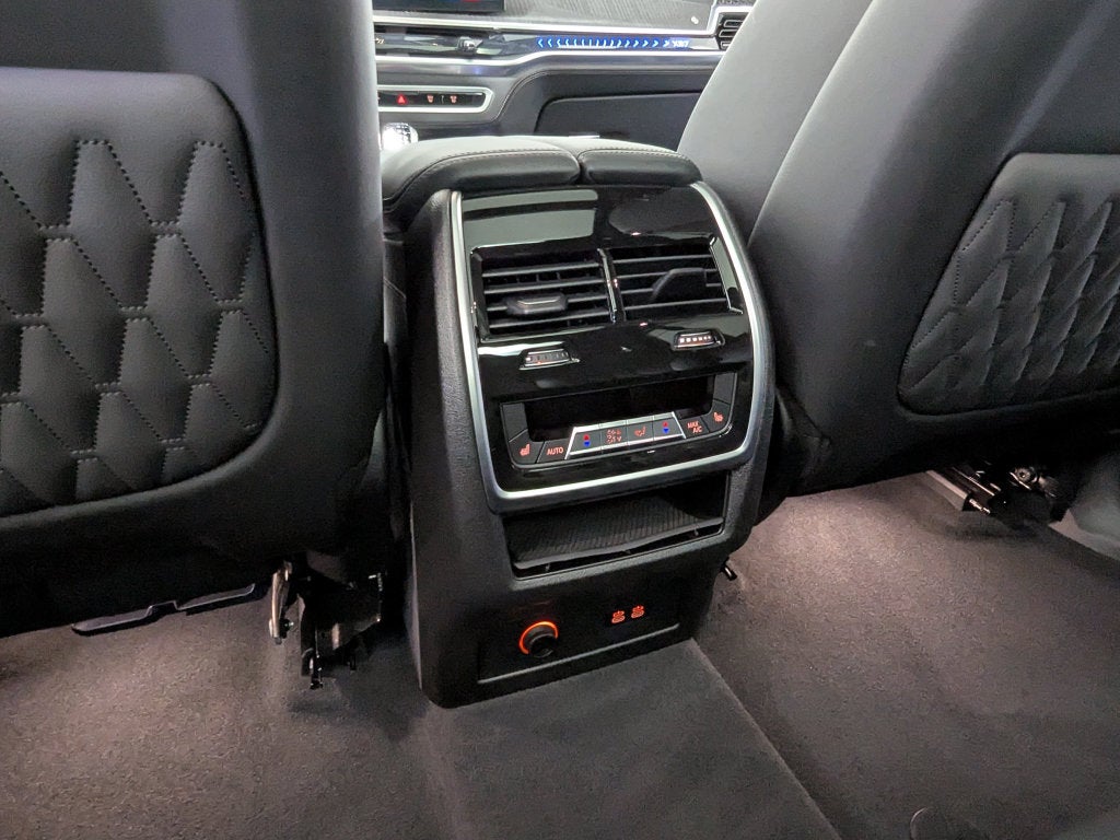 2026 BMW B7 ALPINA XB7