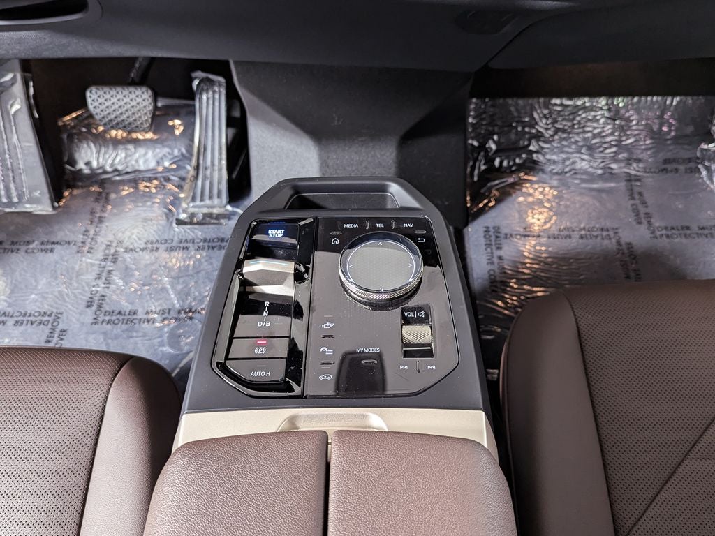 2025 BMW iX xDrive50