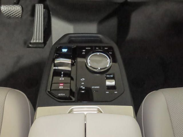 2026 BMW iX xDrive60