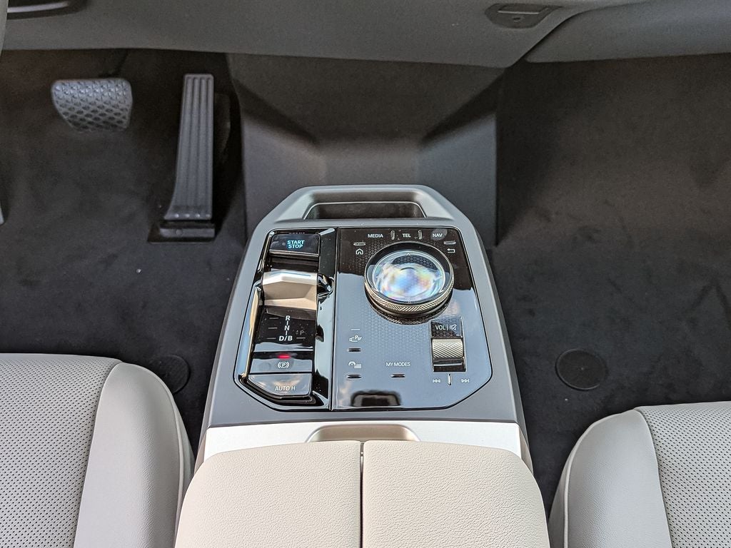 2026 BMW iX xDrive60