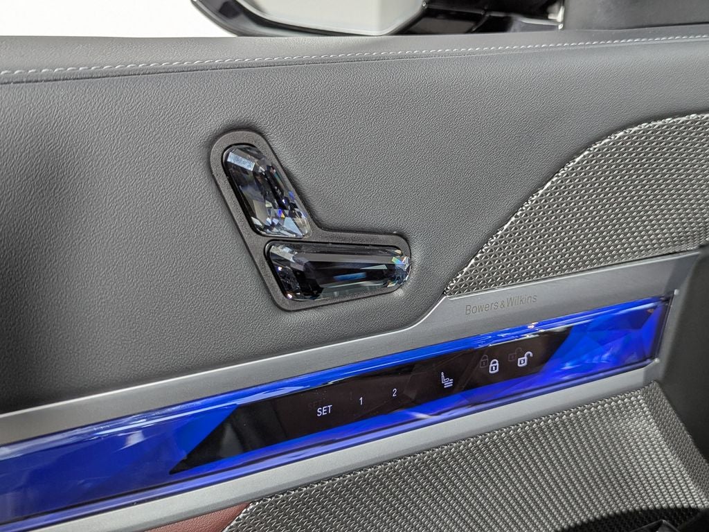 2023 BMW 7 Series 740i