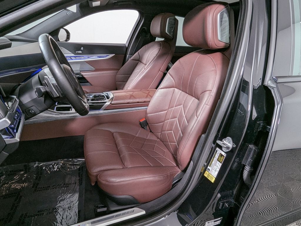 2023 BMW 7 Series 740i