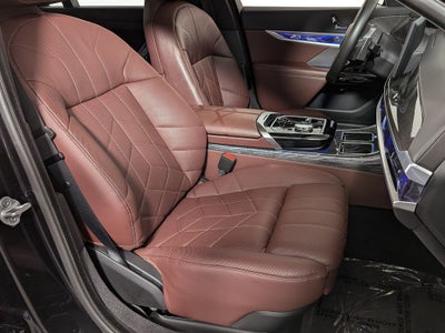 2023 BMW 7 Series 740i