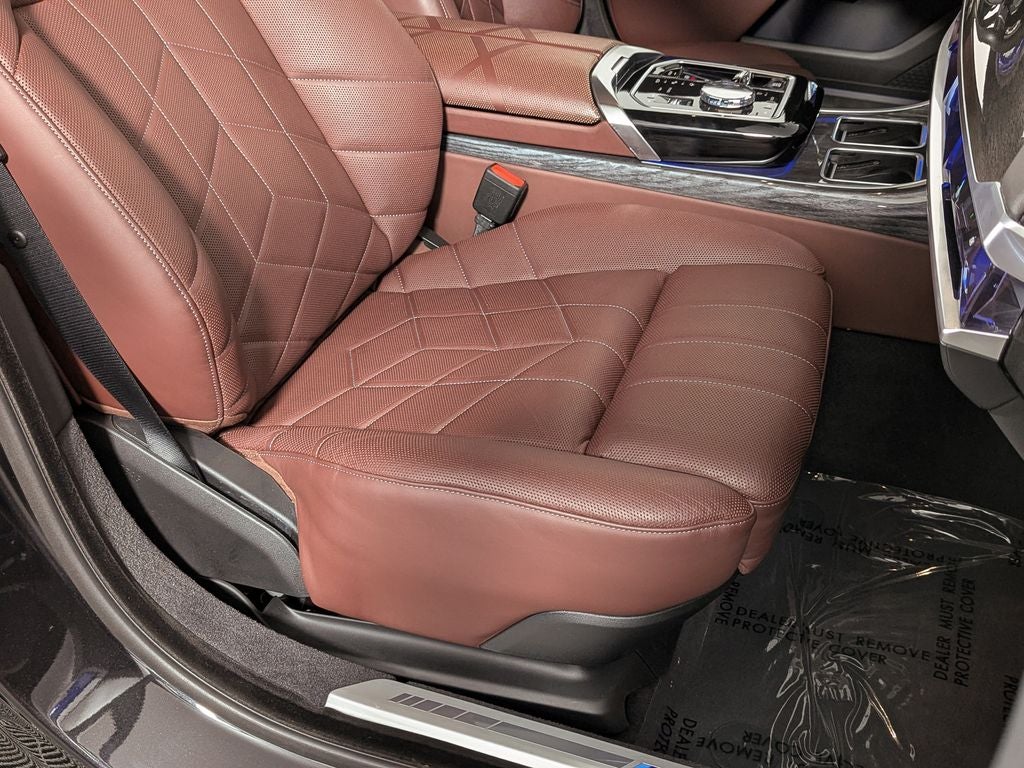 2023 BMW 7 Series 740i