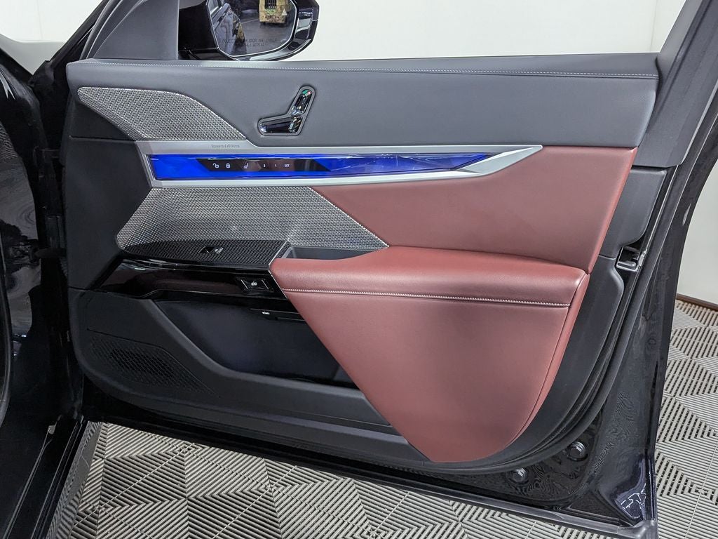 2023 BMW 7 Series 740i