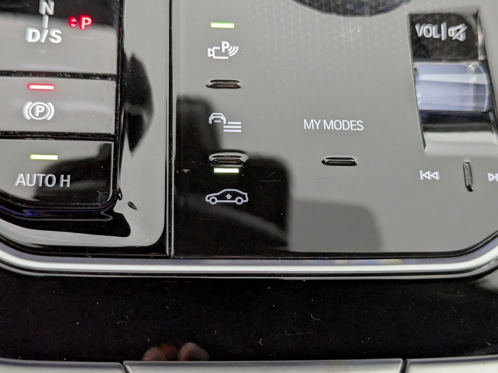 2023 BMW 7 Series 740i