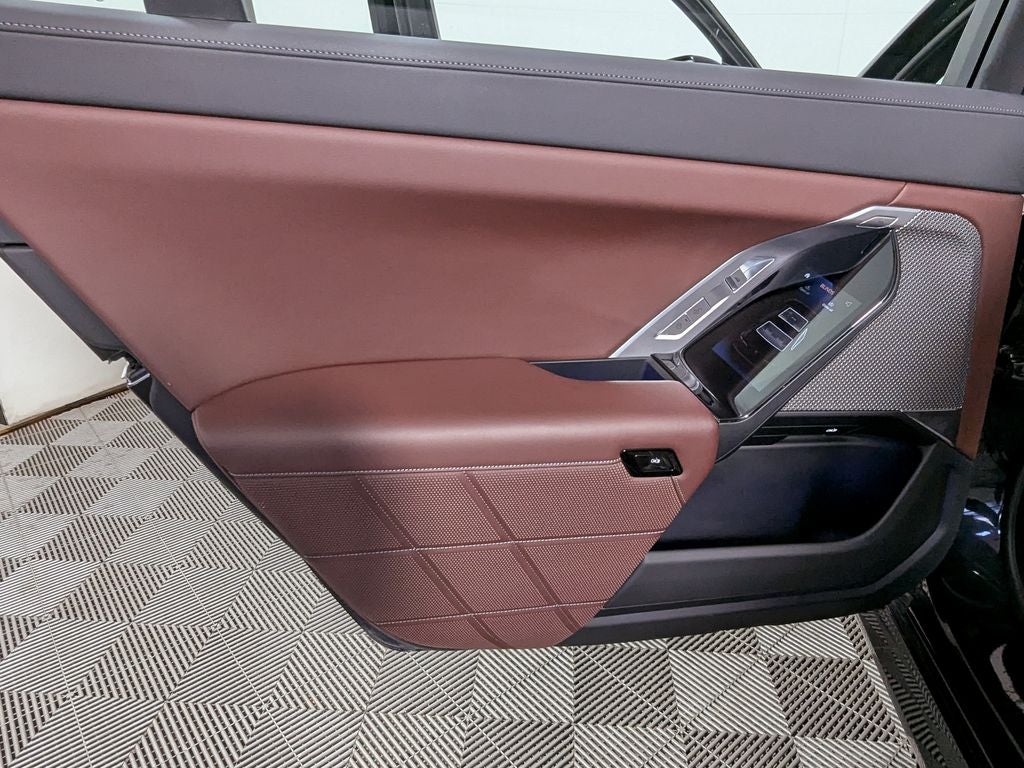 2023 BMW 7 Series 740i