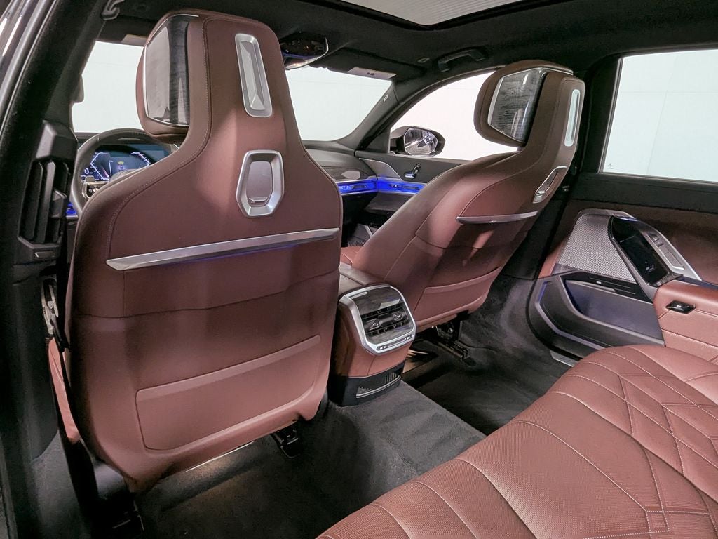 2023 BMW 7 Series 740i