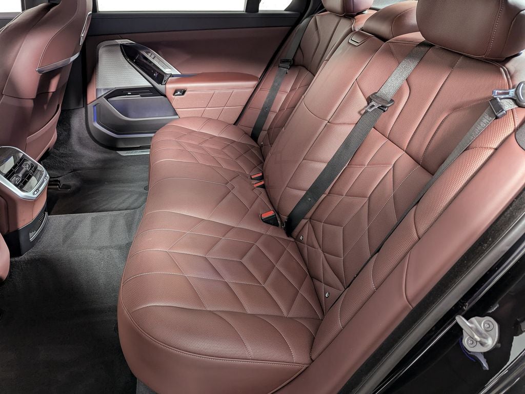 2023 BMW 7 Series 740i