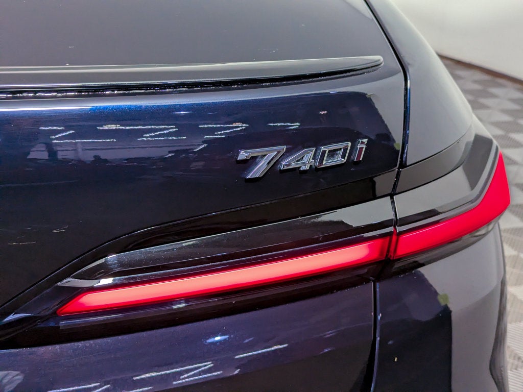 2023 BMW 740i 740i