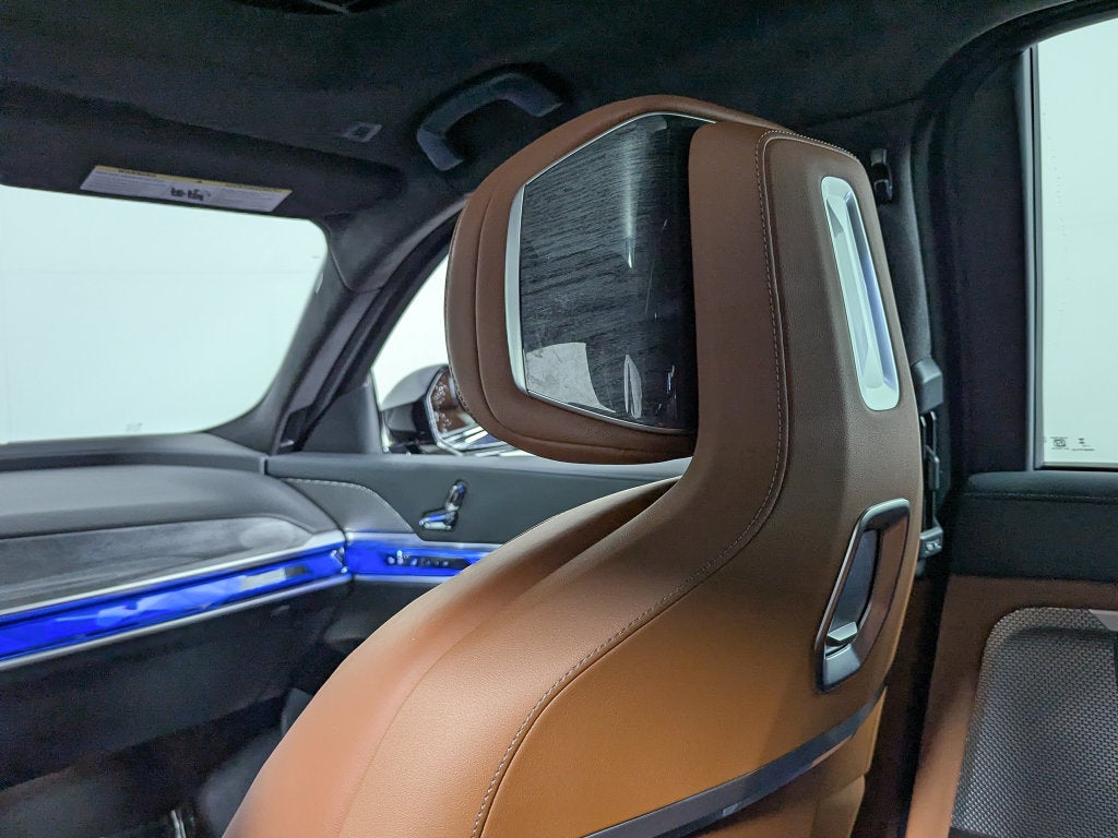 2023 BMW 740i 740i