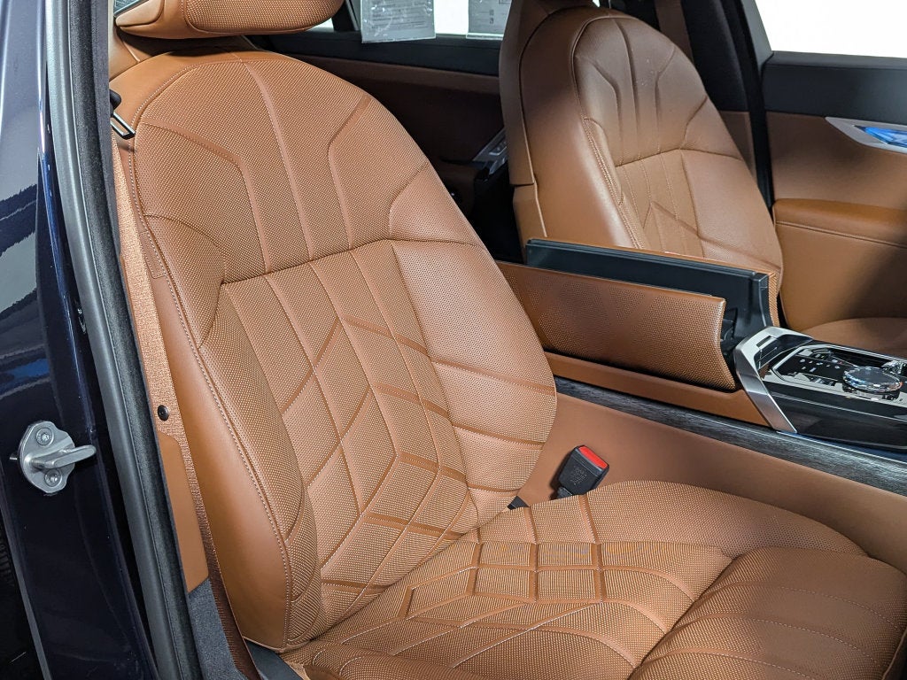 2023 BMW 740i 740i