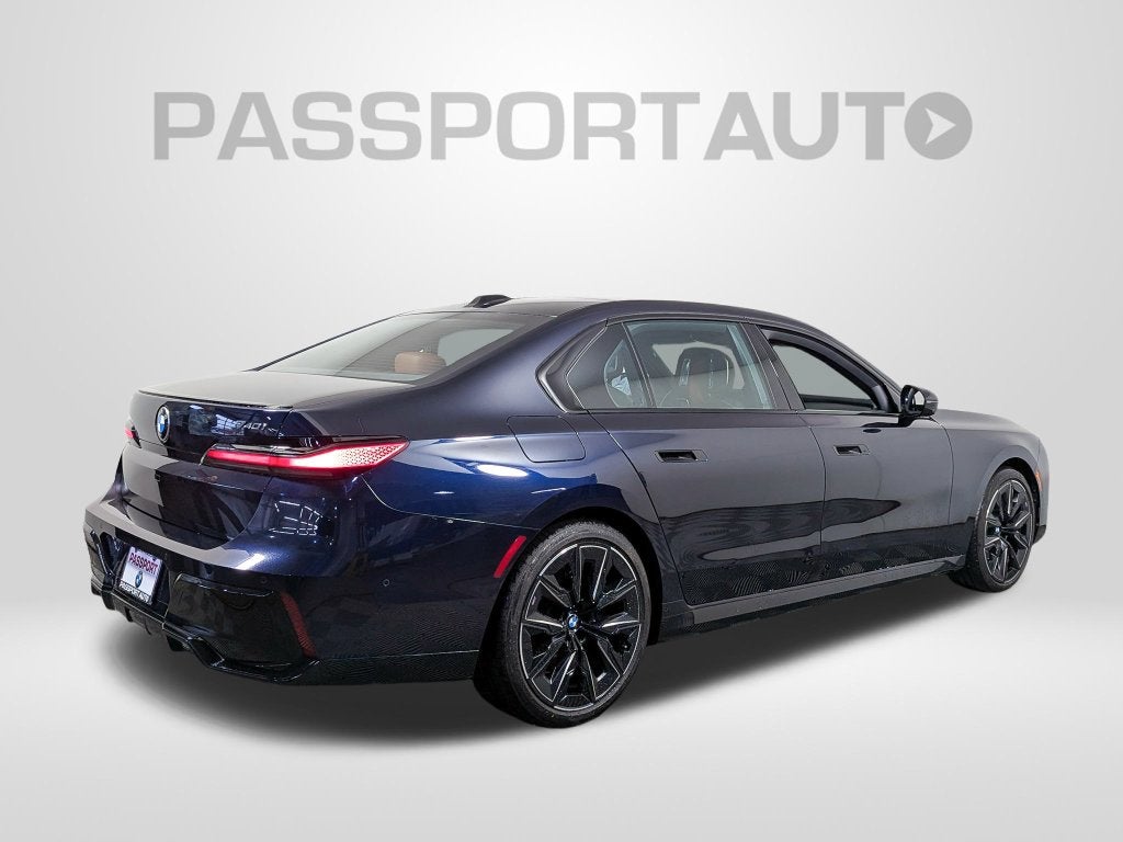 2023 BMW 740i 740i