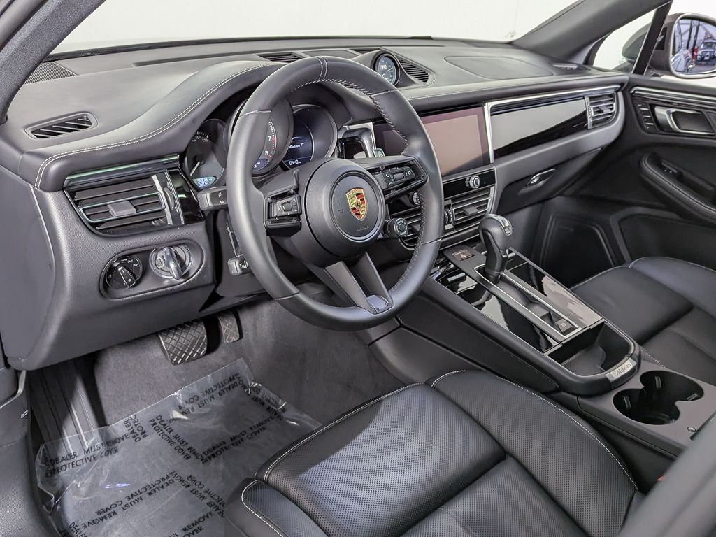 2025 Porsche Macan T
