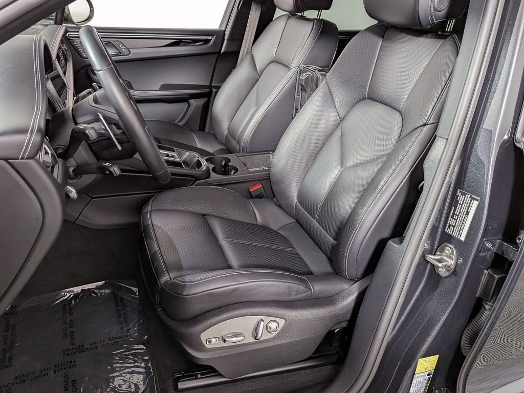 2025 Porsche Macan T