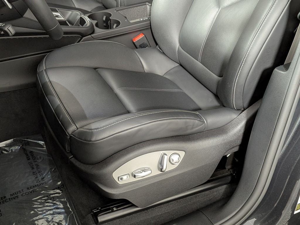 2025 Porsche Macan T