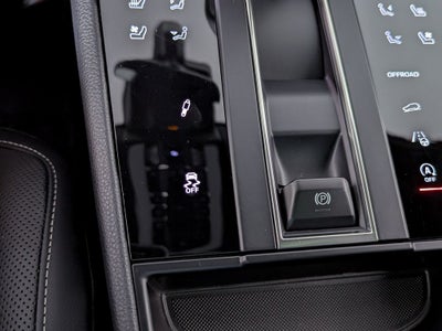 2025 Porsche Macan T